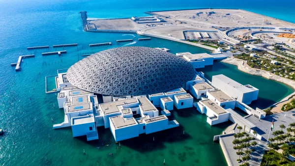 Louvre Art Museum Abu Dhabi - Image 2