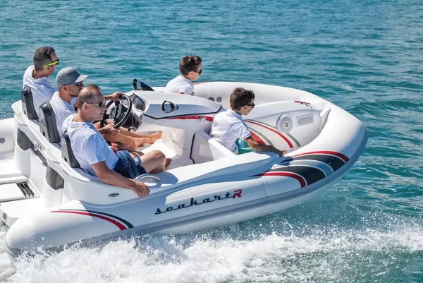 Group Tubing on Speedboat in Dubai - Image 3